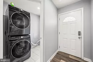 34 Shepherd Ln, Levittown, PA 19055 - Photo 5