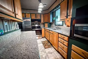 10 Flower Ln, Levittown, PA 19055 - Photo 7