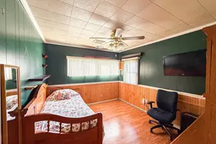 10 Flower Ln, Levittown, PA 19055 - Photo 13