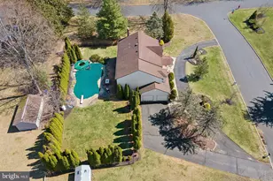 137 Briarwood Dr, Holland, PA 18966 - Photo 43