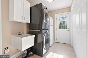 2840 W Fox Chase Cir, Doylestown, PA 18902 - Photo 17