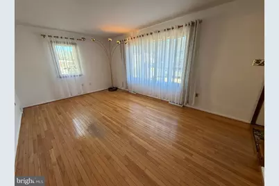 10 Bowling Green Avenue, Morrisville, PA 19067 - Photo 3