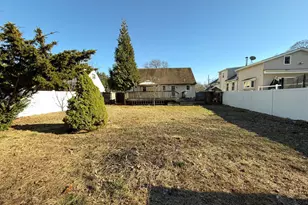 10 Bowling Green Ave, Morrisville, PA 19067 - Photo 39