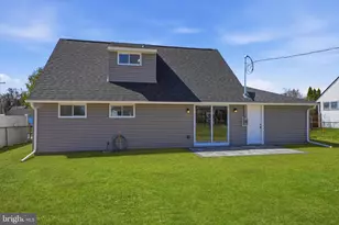 10 MacIntosh Rd, Levittown, PA 19056 - Photo 37