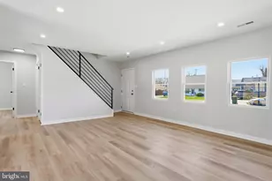 10 MacIntosh Rd, Levittown, PA 19056 - Photo 7