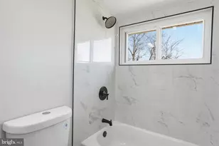 10 MacIntosh Rd, Levittown, PA 19056 - Photo 33