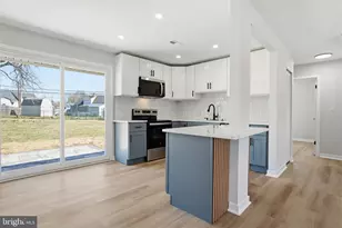 10 MacIntosh Rd, Levittown, PA 19056 - Photo 13