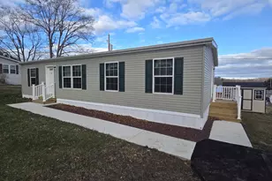 4 Woodedge Dr, Quakertown, PA 18951 - Photo 1