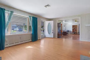 8 Village Dr, Feasterville-Trevose, PA 19053 - Photo 9