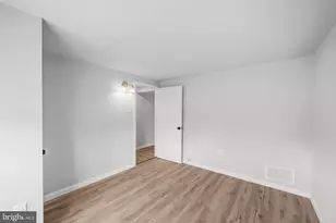 902 Laings Ave, Bristol, PA 19007 - Photo 15