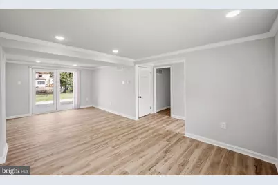 902 Laings Avenue, Bristol, PA 19007 - Photo 5