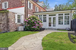1682 Clydesdale Cir, Yardley, PA 19067 - Photo 5