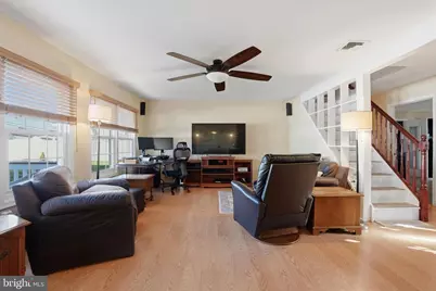 28 Sycamore Road, Levittown, PA 19056 - Photo 3