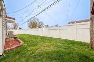 55 Teaberry Ln, Levittown, PA 19054 - Photo 31
