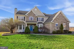 122 Coachlight Cir, Chalfont, PA 18914 - Photo 1