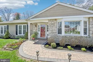 923 Pickering Dr, Yardley, PA 19067 - Photo 5