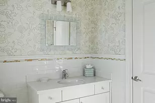 85 E Oakland Ave, Doylestown, PA 18901 - Photo 29