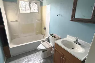 217 Apple St, Levittown, PA 19057 - Photo 11