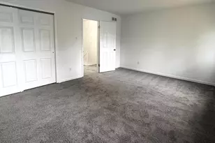 447 N Mt Vernon Cir, Bensalem, PA 19020 - Photo 9