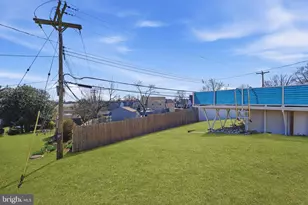 25 Autumn Ln, Levittown, PA 19055 - Photo 33