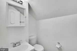 35 Honeysuckle Ln, Levittown, PA 19055 - Photo 35