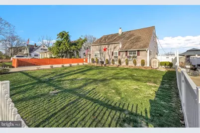 35 Honeysuckle Lane, Levittown, PA 19055 - Photo 3