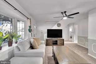 35 Honeysuckle Ln, Levittown, PA 19055 - Photo 13