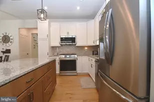 924 Holden Ct, Warminster, PA 18974 - Photo 7
