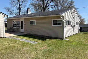29 Gridiron Rd, Levittown, PA 19057 - Photo 3