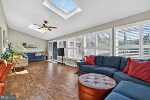 87 Flamehill Rd, Levittown, PA 19056 - Photo 9