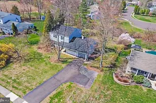 13 Brook Ln, Chalfont, PA 18914 - Photo 3