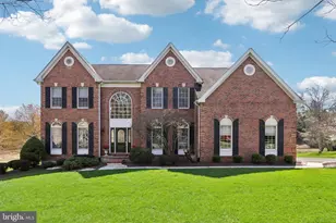 105 Nelson Dr, Southampton, PA 18966 - Photo 1