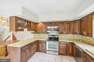 77 Wren Dr, Holland, PA 18966 - Photo 11