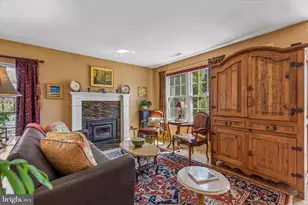 107 Carousel Cir, Doylestown, PA 18901 - Photo 5