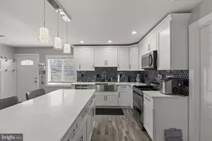 6 Black Walnut Rd, Levittown, PA 19057 - Photo 9