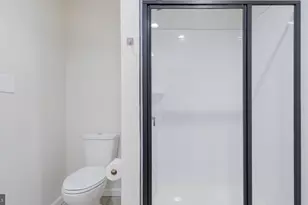 36 Mockorange Ln, Levittown, PA 19054 - Photo 15