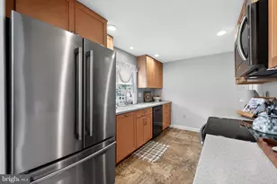 28 Manor Ln, Yardley, PA 19067 - Photo 9