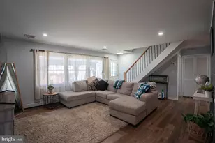 123 Goldenridge Dr, Levittown, PA 19057 - Photo 7