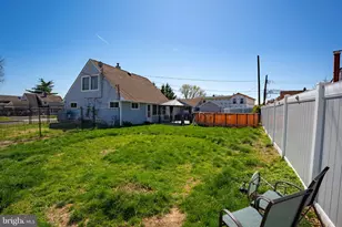 123 Goldenridge Dr, Levittown, PA 19057 - Photo 27