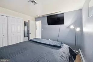 396 Pinewood Dr, Levittown, PA 19054 - Photo 23