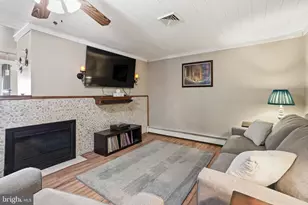 396 Pinewood Dr, Levittown, PA 19054 - Photo 11