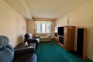 35 Golf Club Dr, Langhorne, PA 19047 - Photo 9