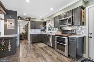 143 Terrace Rd, Levittown, PA 19056 - Photo 7