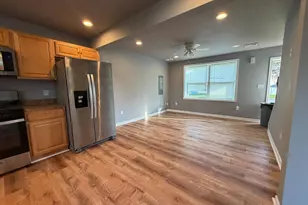 5517 Schumacher Dr, Bristol, PA 19007 - Photo 9