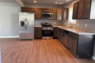 5517 Schumacher Dr, Bristol, PA 19007 - Photo 9