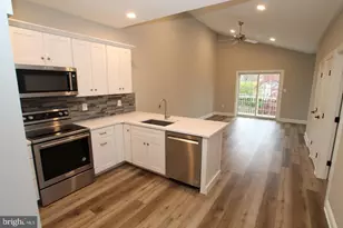 301 Edgeboro Dr, Newtown, PA 18940 - Photo 3