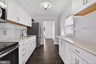 325 Austin Dr, Fairless Hills, PA 19030 - Photo 9