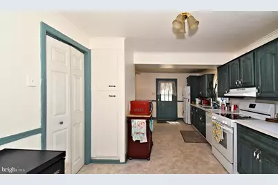 385 E Magnolia Drive, Morrisville, PA 19067 - Photo 13