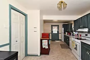 385 E Magnolia Dr, Morrisville, PA 19067 - Photo 13