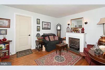 385 E Magnolia Drive, Morrisville, PA 19067 - Photo 5